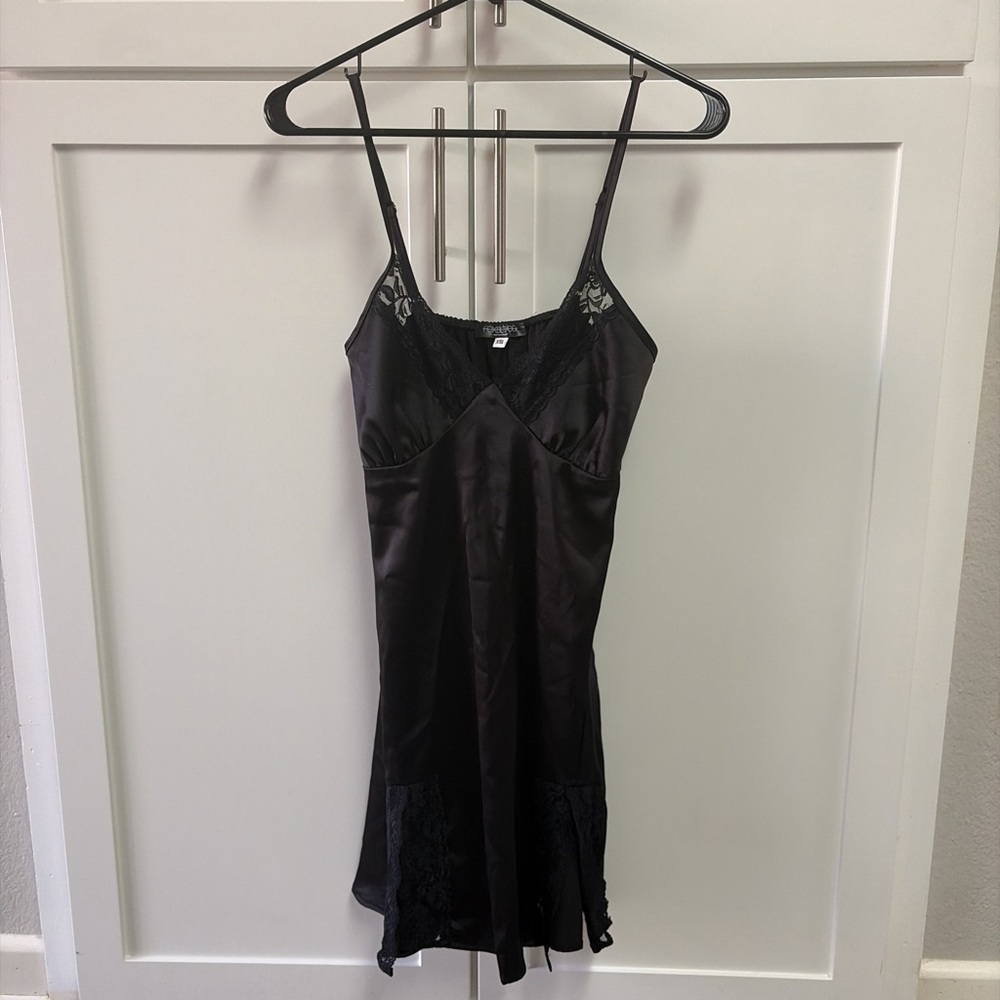 Foxblood xs black dress, nwot